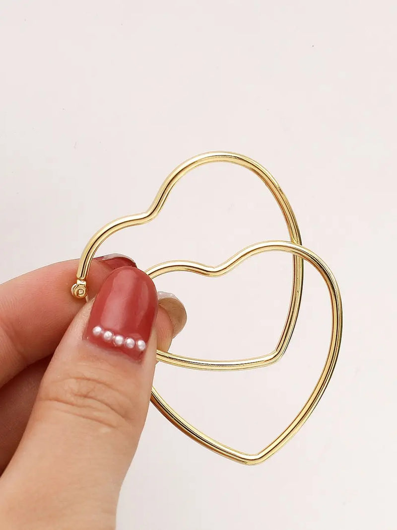 Heartline Curve Hoop Earrings